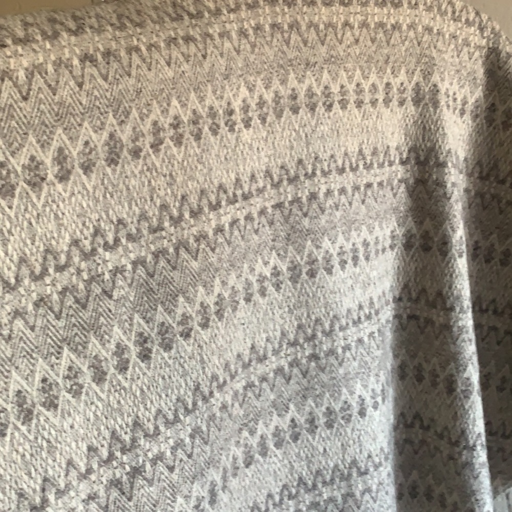 Versatile Woven Zig Zagged Pattern Wool Cape Wood… - image 5